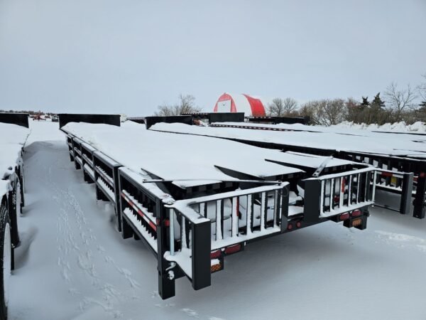 2025 Behnke STX 53′ Semi Style Sprayer - Image 3
