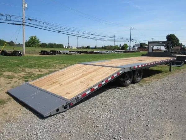 BWise 8 x 30 Gooseneck Equipment Trailer – Hydraulic Tail - Image 4