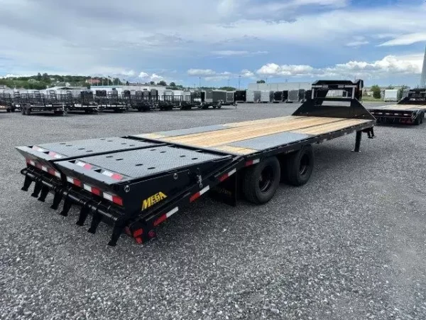 Big Tex 8.5 x 25 Gooseneck Deckover Equipment Trailer - Image 10