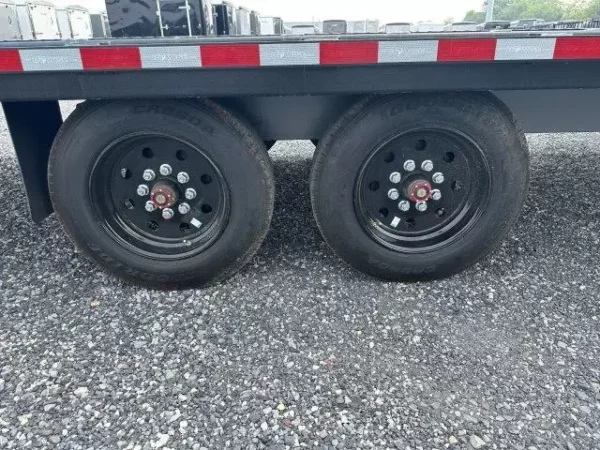 BWise 8 x 28 Gooseneck Deckover Equipment Trailer – Hydraulic Beavertail - Image 2