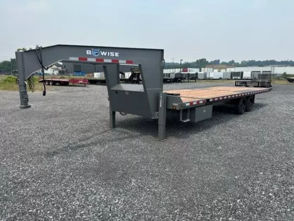 BWise 8 x 28 Gooseneck Deckover Equipment Trailer – Hydraulic Beavertail
