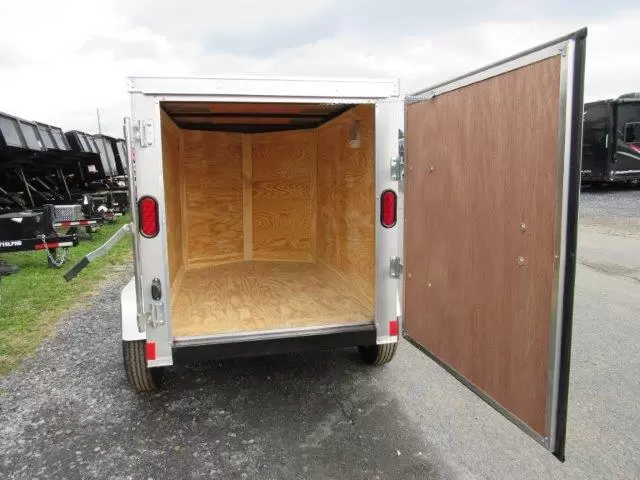 Diamond-Cargo-4x6-Luggage-Cargo-Trailer-4-1.webp Diamond Cargo 4 x 6 Enclosed Cargo Trailer Single Rear Door - Image 6