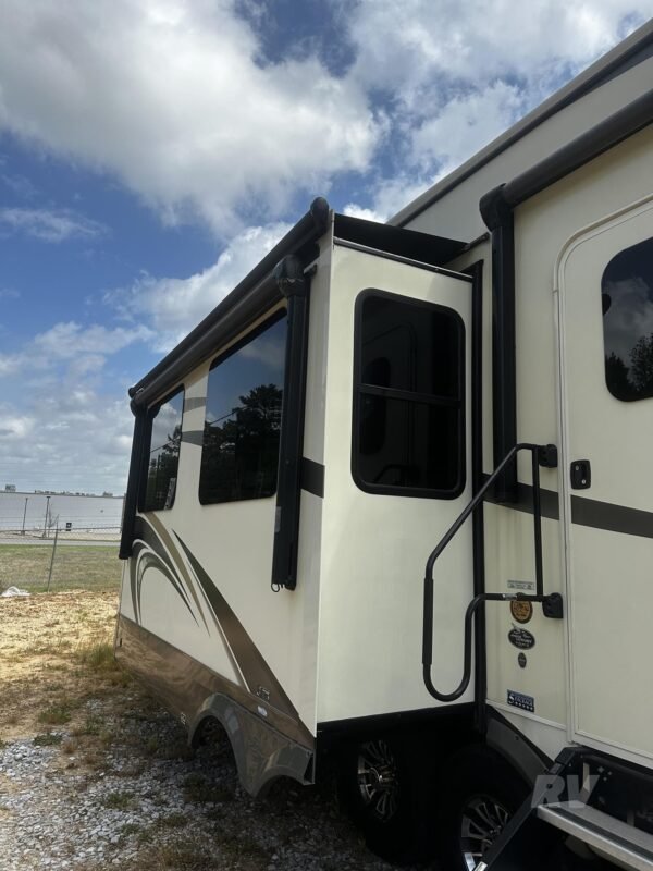 2019 JAYCO NORTH POINT 377RLBH - Image 4